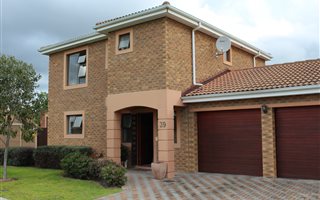 3 Bedroom Townhouse in Sonstraal Heights