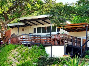 4 Bed House in Elysium