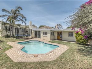 4 Bed House in Newton Park
