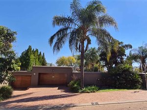 4 Bed House in Benmore Gardens