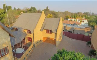 4 Bedroom Townhouse in Centurion Golf Estate