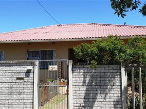 4 Bed House in Greenfields