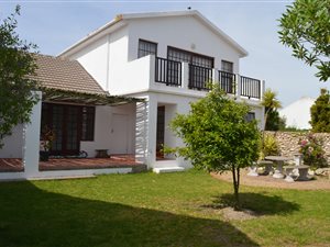 4 Bed House in Country Club