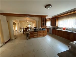 5 Bed House in Kosmosdal