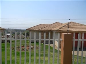 3 Bed Townhouse in Highveld Park