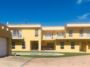6 Bed House in Bluewater Bay