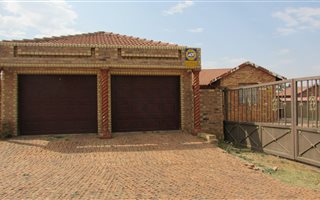 3 Bedroom House in Naturena