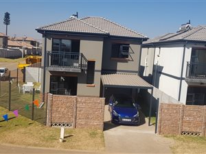 3 Bed Townhouse in Alberton