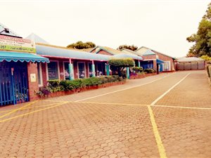 Commercial space in Golf Park