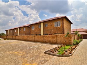 3 Bed Townhouse in Kosmosdal