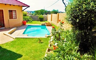 4 Bedroom House in Robertsham