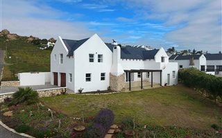 5 Bedroom House in Da Gama Bay