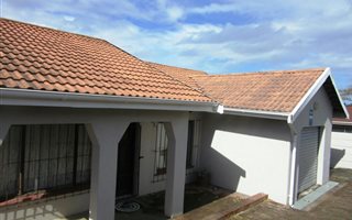 3 Bedroom House in Gamalakhe A