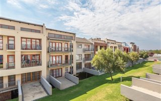 2 Bedroom Apartment in Carlswald Estate