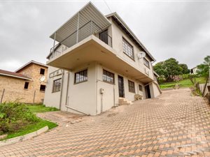 5 Bed House in Briardene