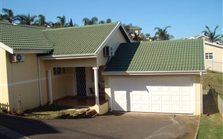 3 Bedroom Simplex in Mt Edgecombe