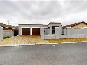 4 Bed House in Rustdal