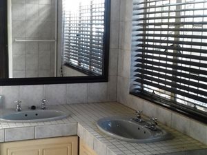 1050 m² Office Space in Vanderbijlpark SW1