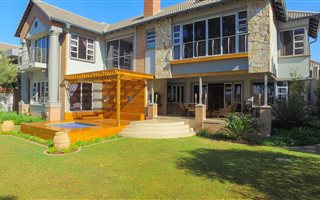 5 Bedroom House in Aerorand