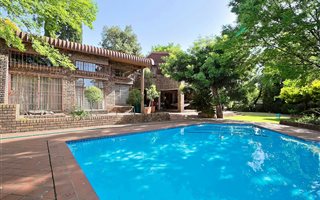 6 Bedroom House in Westdene