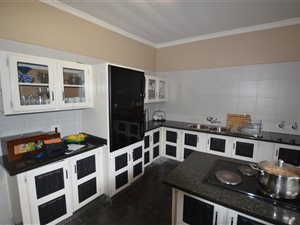 3 Bed Apartment in Flora Gardens