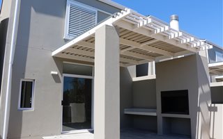 2 Bedroom Townhouse in Somerset Lakes