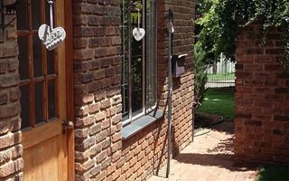 1 Bedroom Garden Cottage in Lynnwood Manor