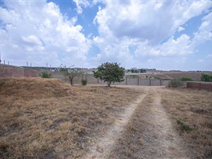 881 m² Land available in The Hills