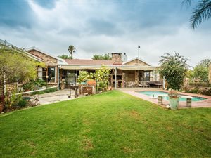 4 Bed House in Oudtshoorn Central