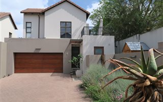 3 Bedroom Duplex in Menlo Park
