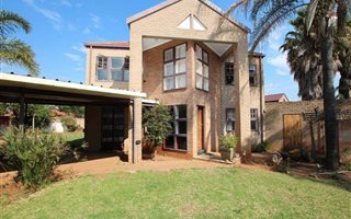 3 Bedroom House in Pierre van Ryneveld
