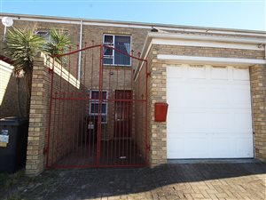2 Bed Townhouse in Protea Heights