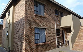 2 Bedroom Townhouse in Albertsdal