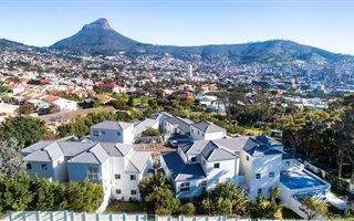 2 Bedroom Townhouse in Vredehoek