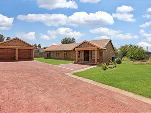 4 Bed House in Minnebron