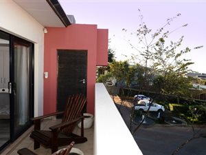 2 Bed House in Lombardy Estate