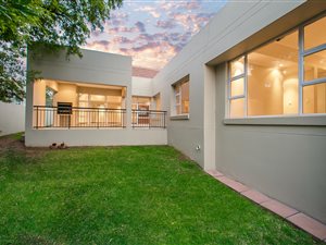 3 Bed House in Cedar Lakes