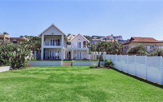 6 Bedroom House in Salt Rock