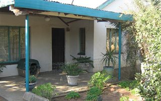 3 Bedroom House in Oranjesig