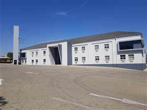 781 m² Commercial space in Halfway Gardens