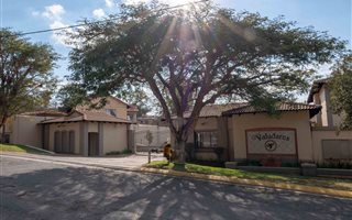 3 Bedroom Cluster in Bryanston