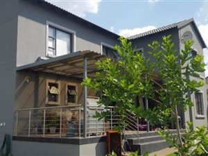 4 Bed House in Candlewoods Estate
