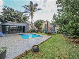 5 Bed House in Bonaero Park