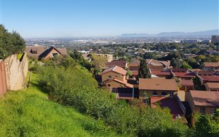 980 m² Land available in Welgemoed
