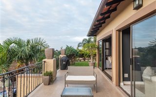 4 Bedroom Simplex in La Lucia