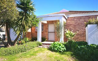 2 Bedroom House in Uitzicht