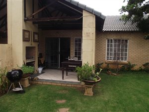2 Bed Townhouse in Moreleta Park