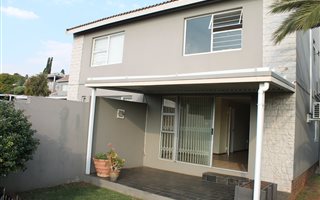 2 Bedroom Townhouse in Kensington