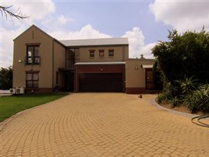 4 Bedroom House in Carlswald North Estate