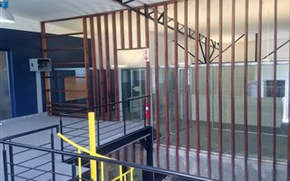 880 m² Commercial space in Woodstock
